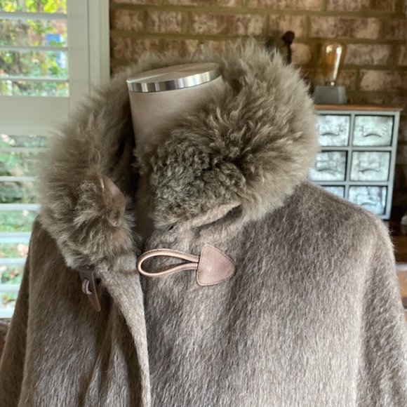 SCHWEITZER LINEN SURI LANA ALPACA WOOL CAPE LUXURY ONE SIZE FITS MOST EXCELLENT - Picture 8 of 11